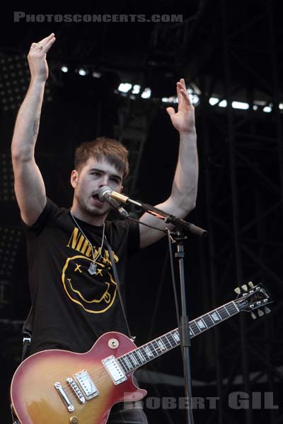 THE STRYPES - 2015-06-24 - PARIS - Place de la Republique - 